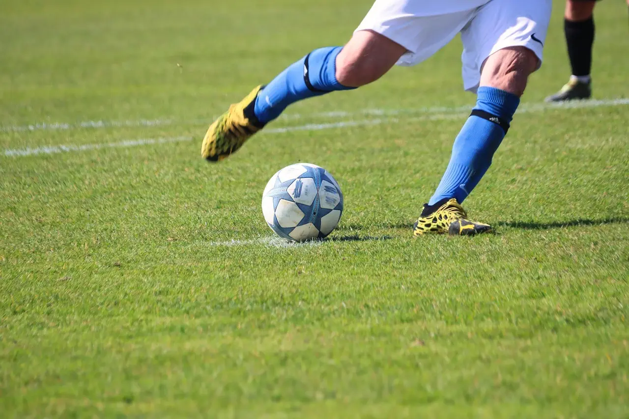 Challenge League 2025 – Runde 2: sene scoringer, straffespark og en markant udesejr