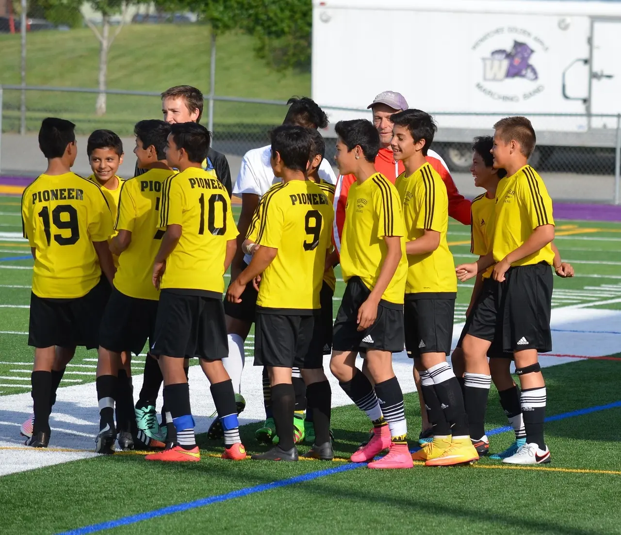 Challenge League runde 5: Aarau rammer plet, Rapperswil-Jona triumferer i Wil, mens tre opgør ender med pointdeling