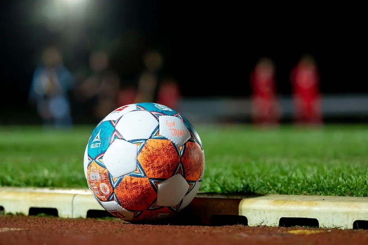 Runde 5 i 1. Liga Classic Group 2: tætte opgør, én udebanesejr og en markant vending